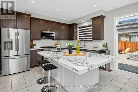 126 Barrow Avenue Bradford West Gwillimbury (bradford) ON L3Z 0X3