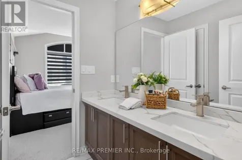 126 Barrow Avenue Bradford West Gwillimbury (bradford) ON L3Z 0X3