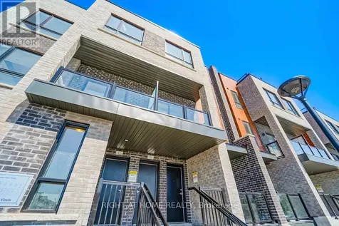 11 Lytham Green Circle Newmarket (glenway Estates) ON L3Y 0H3