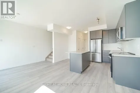 11 Lytham Green Circle Newmarket (glenway Estates) ON L3Y 0H3