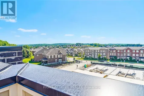 11 Lytham Green Circle Newmarket (glenway Estates) ON L3Y 0H3