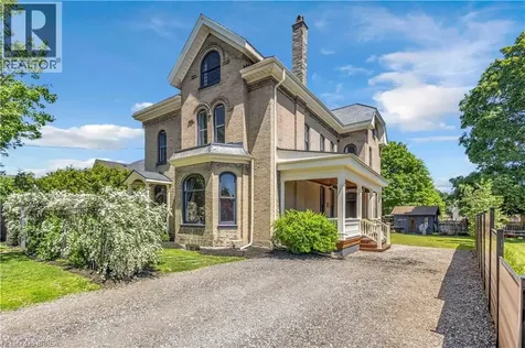 18 Hawarden Avenue Brantford ON N3T 4H3