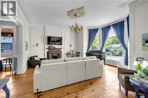 18 Hawarden Avenue Brantford ON N3T 4H3
