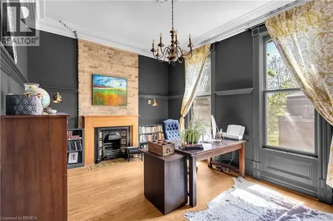 18 Hawarden Avenue Brantford ON N3T 4H3