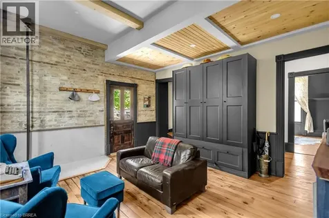 18 Hawarden Avenue Brantford ON N3T 4H3