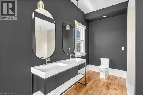 18 Hawarden Avenue Brantford ON N3T 4H3