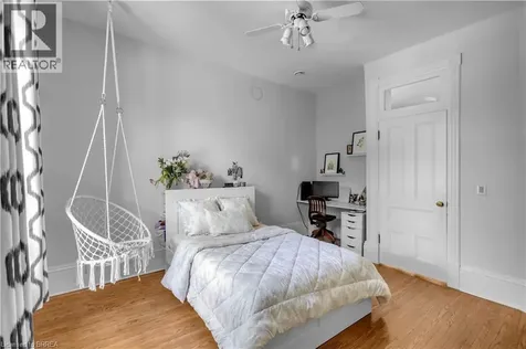 18 Hawarden Avenue Brantford ON N3T 4H3