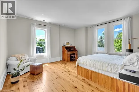 18 Hawarden Avenue Brantford ON N3T 4H3