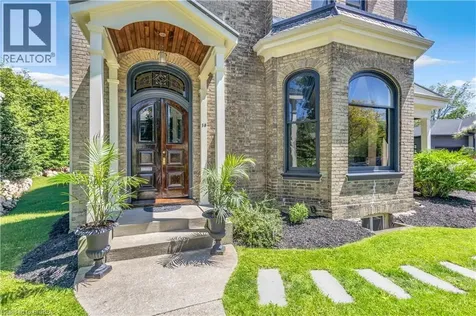 18 Hawarden Avenue Brantford ON N3T 4H3