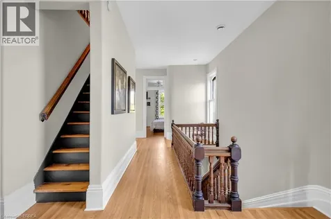 18 Hawarden Avenue Brantford ON N3T 4H3