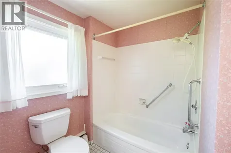 572 Highbury Park Sarnia ON N7V 2J9