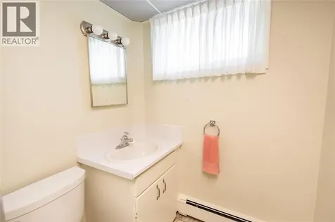 572 Highbury Park Sarnia ON N7V 2J9