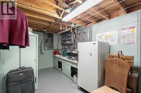 572 Highbury Park Sarnia ON N7V 2J9
