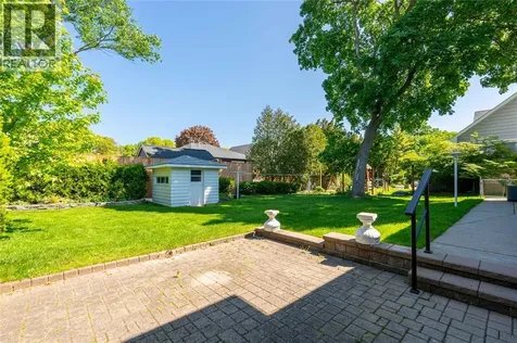 572 Highbury Park Sarnia ON N7V 2J9