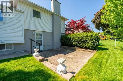 572 Highbury Park Sarnia ON N7V 2J9