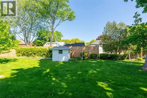 572 Highbury Park Sarnia ON N7V 2J9