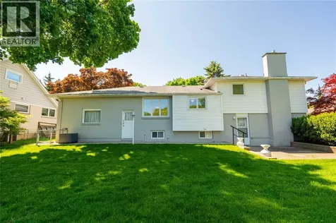 572 Highbury Park Sarnia ON N7V 2J9