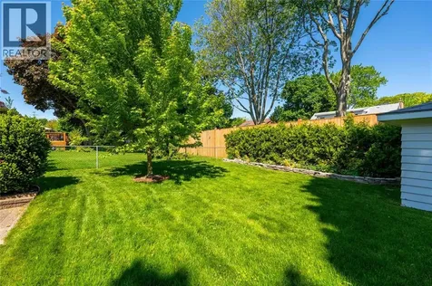 572 Highbury Park Sarnia ON N7V 2J9