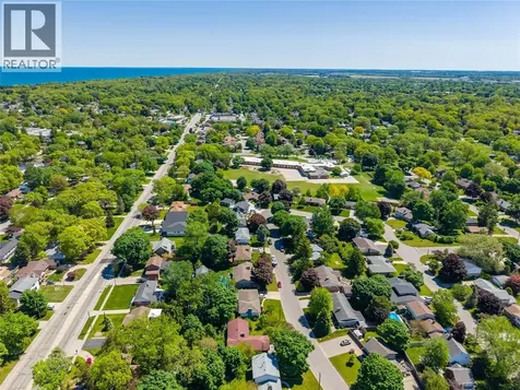 572 Highbury Park Sarnia ON N7V 2J9