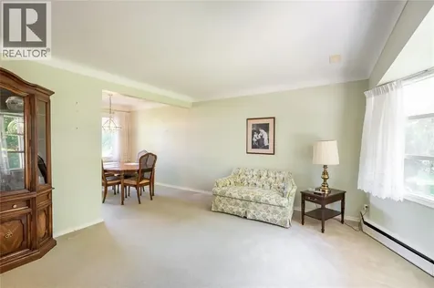 572 Highbury Park Sarnia ON N7V 2J9