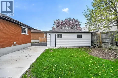 74 Victor Boulevard Hamilton ON L9A 2V4