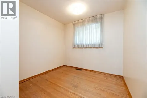 2048 Elmhurst Avenue Oakville ON L6J 1X1