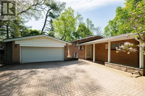 2048 Elmhurst Avenue Oakville ON L6J 1X1