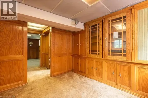 2048 Elmhurst Avenue Oakville ON L6J 1X1