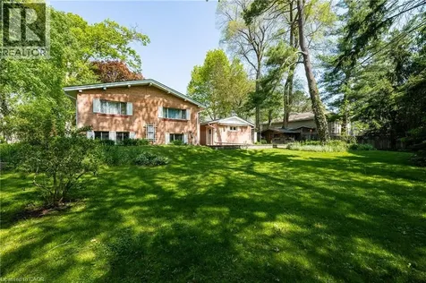 2048 Elmhurst Avenue Oakville ON L6J 1X1