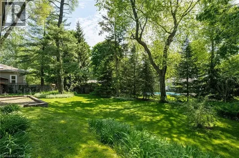 2048 Elmhurst Avenue Oakville ON L6J 1X1