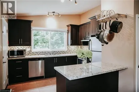 1 Vera Court Hamilton ON L8K 4G7