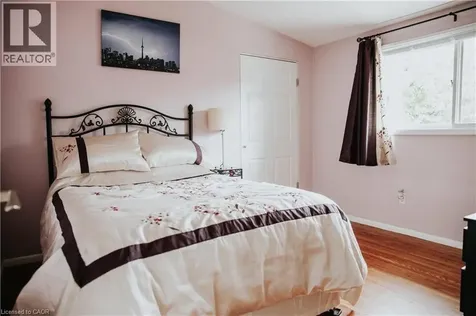 1 Vera Court Hamilton ON L8K 4G7