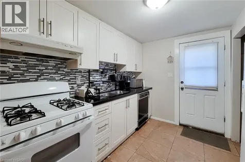 1 Vera Court Hamilton ON L8K 4G7