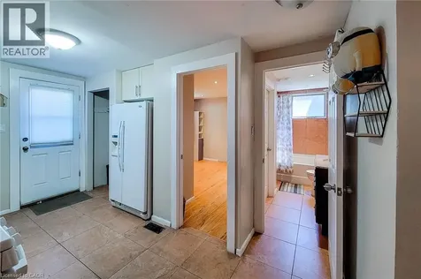 1 Vera Court Hamilton ON L8K 4G7