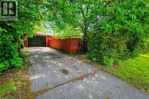 1 Vera Court Hamilton ON L8K 4G7
