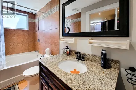 1 Vera Court Hamilton ON L8K 4G7