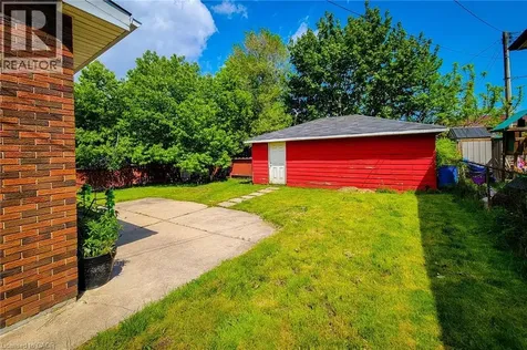 1 Vera Court Hamilton ON L8K 4G7