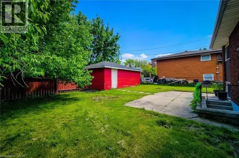 1 Vera Court Hamilton ON L8K 4G7