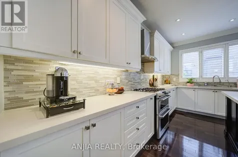 64 Frederick Stamm Crescent Markham (berczy) ON L6C 0X3