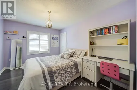 64 Frederick Stamm Crescent Markham (berczy) ON L6C 0X3