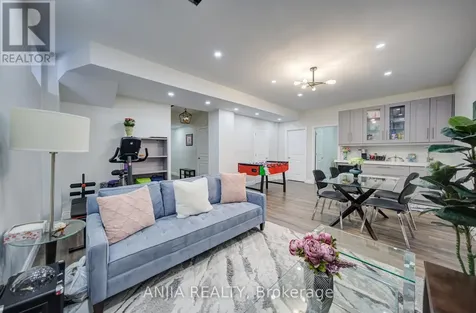 64 Frederick Stamm Crescent Markham (berczy) ON L6C 0X3