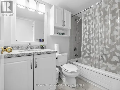 7825 Bayview Avenue Markham (aileen-willowbrook) ON L3T 7N2