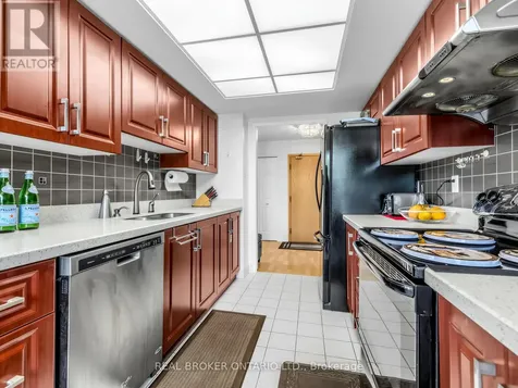 7825 Bayview Avenue Markham (aileen-willowbrook) ON L3T 7N2