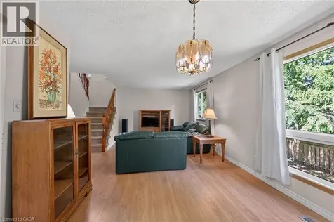 82 Braeheid Avenue Waterdown ON L8B 0C6