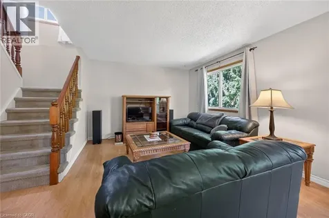 82 Braeheid Avenue Waterdown ON L8B 0C6