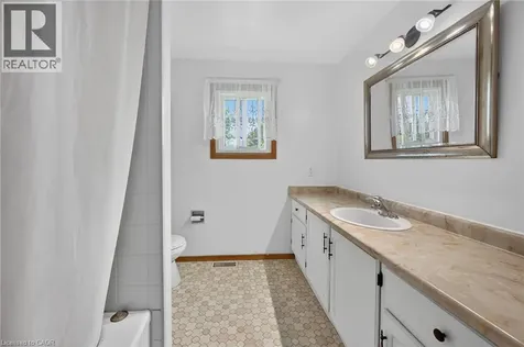 82 Braeheid Avenue Waterdown ON L8B 0C6
