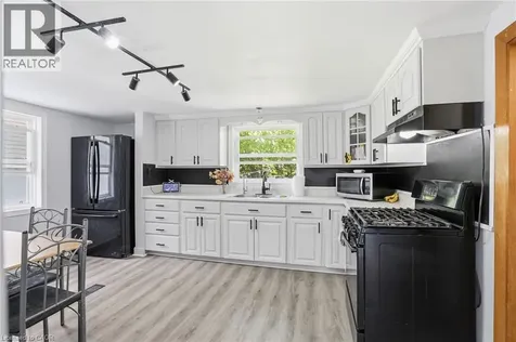 412 Helena Street Dunnville ON N1A 2T2