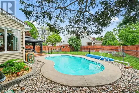 6114 Silverbirch Street Ottawa ON K1W 1C5