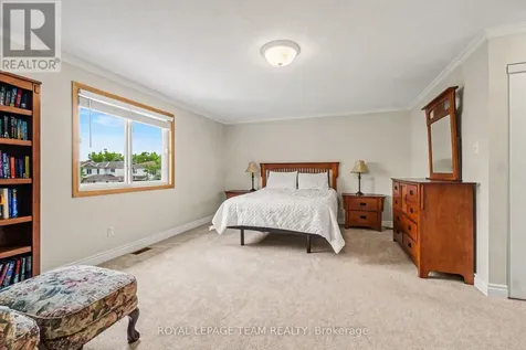6114 Silverbirch Street Ottawa ON K1W 1C5