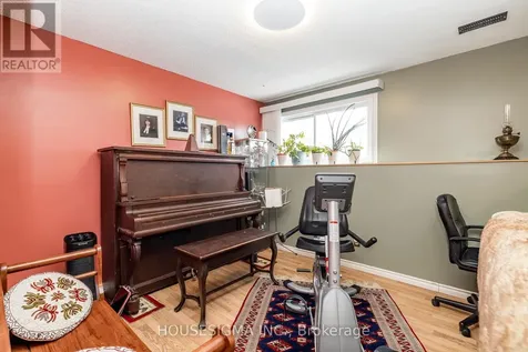 994 Charlton Drive Ottawa ON K1J 8B3